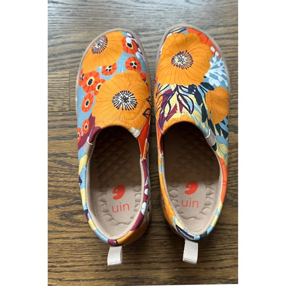 UIN Toledo Marigolds Women's Size 8 Slip on Orange Art Travel Comfort Loafers